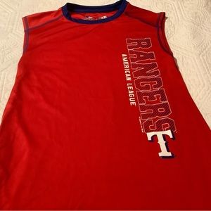 Texas Ranger’s sleeveless Shirt in red. Size M.